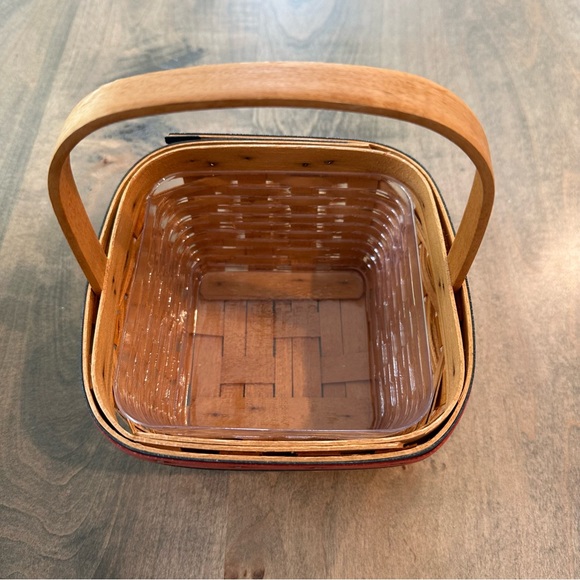 2001 Square Red and Black Lined Longaberger Basket - Picture 2 of 3